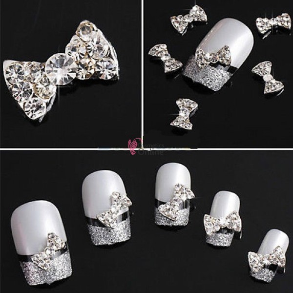 Decoratiuni 3D Metalice 004 Fundite cu stras Argintiu